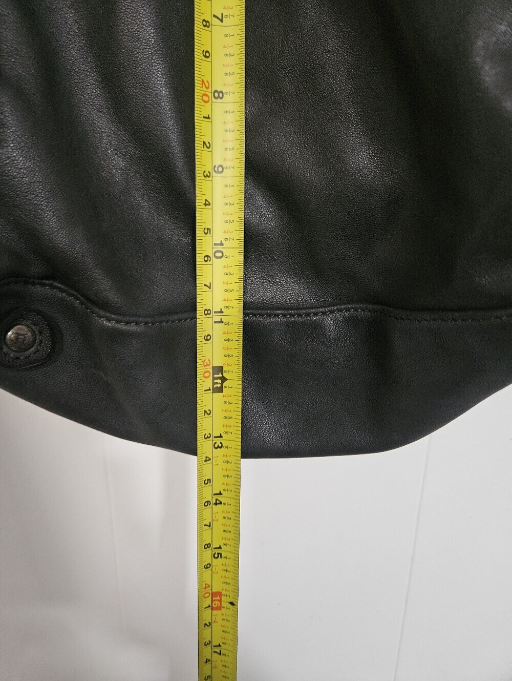 Olivia Harris slouchy black leather hobo bag - Picture 4 of 8